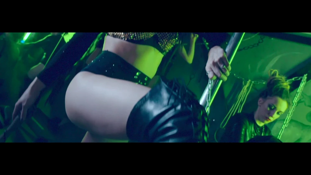 Webcam Femdom Peg: Fuß Verbeugen Massage, Handschuh Arsch Finger & Strap-On Hammer!: Ansehen auf EroticOnly.DE